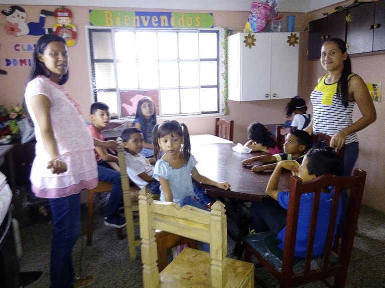 carlis20 y francis en la clase de niño escuela dominical.jpg