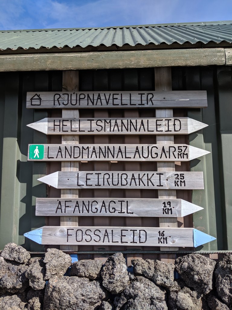 Rjúpnavellir sign shows trail continue