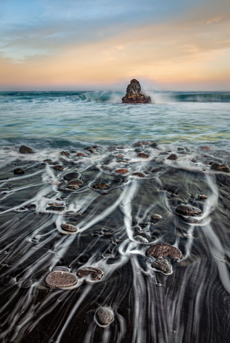 Black sands of Bollulo Beach_DSC1571_2000px.jpg