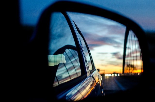 rearmirror1119717_640.jpg