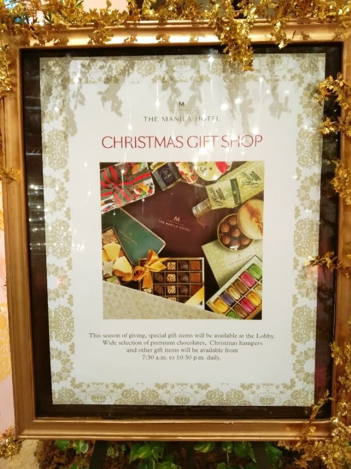 christmas gift shop.jpg