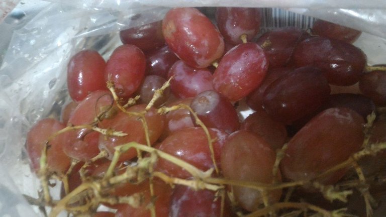 grapes.jpg