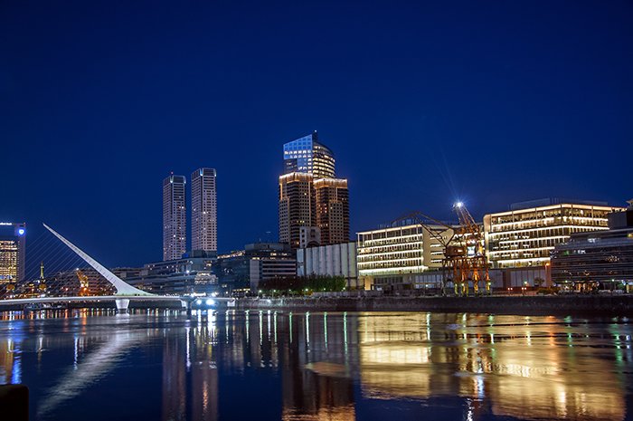 ba_puerto_night_bridge_reduced1.jpg