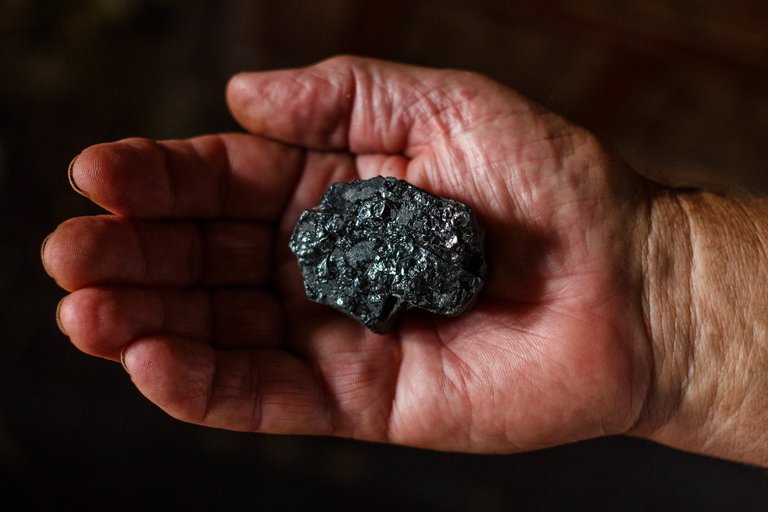 coal1521718_1920.jpg