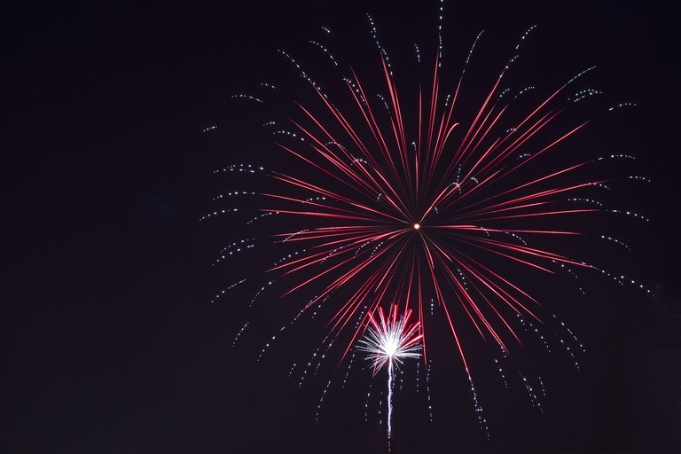 fireworks2256552_1920.jpg