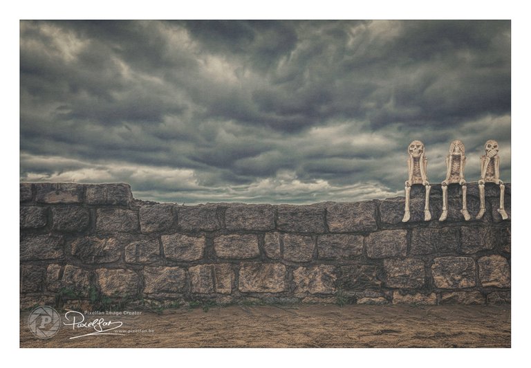 honfleur_beach_wall_border.jpg