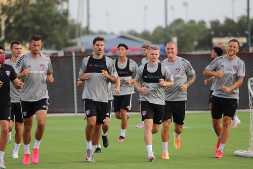 fe4e94df0bd4416ab40f39da513ccd32_FC_Dallas_Training.jpg