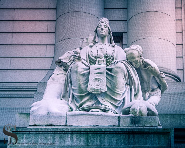 1 1 Statues National Archives NYC_.jpg