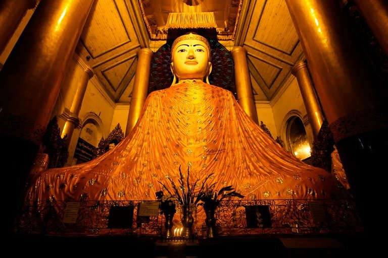statue-golden-dress-gold-temple-buddha-537055-pxhere.com.jpg