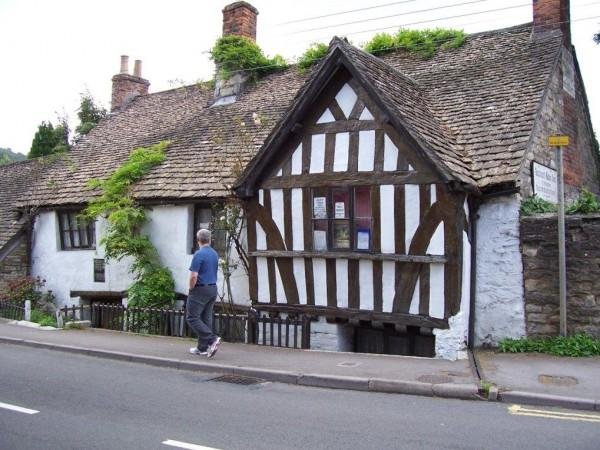 Ancient-Ram-Inn-Gloucestershire-England.-600x450.jpg