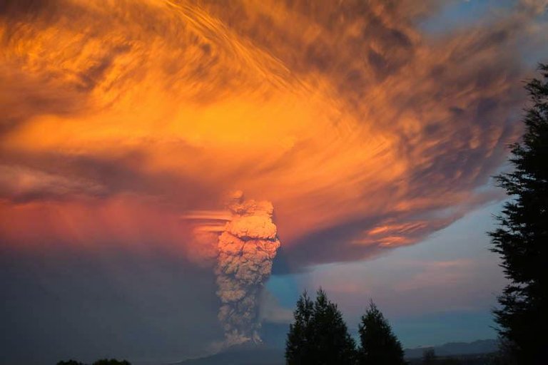 Living-in-Chile-–-Volcán-Calbuco-Eruption-10.jpg