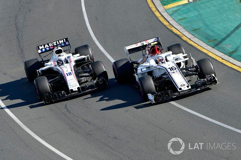 f1-australian-gp-2018-charles-leclerc-sauber-c37-and-sergey-sirotkin-williams-fw41-battle.jpg