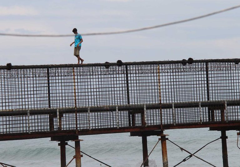 lorong dermaga pelabuhan.jpg