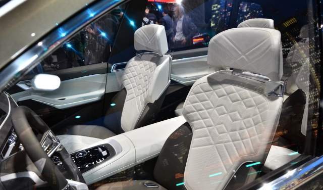 2019-BMW-X7-Interior.jpg