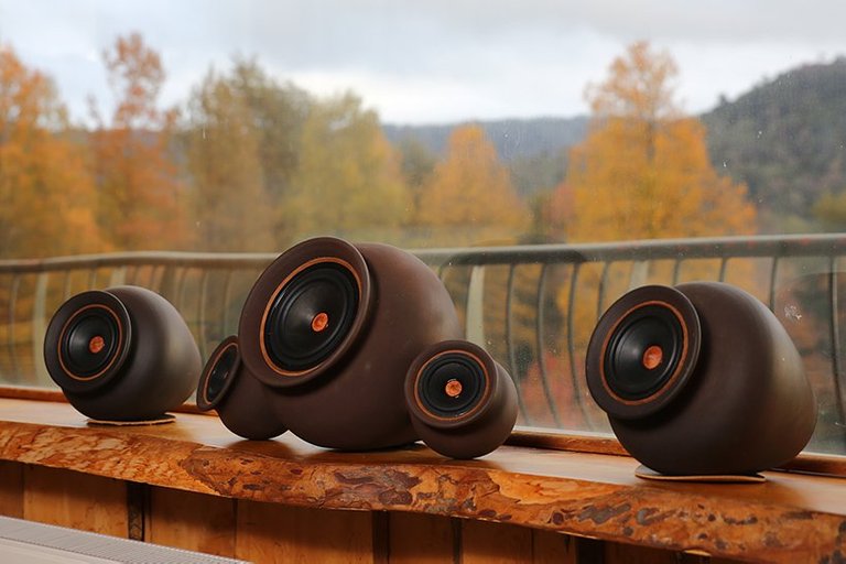 clay-speakers-mapuguaquen-designboom-04.jpg