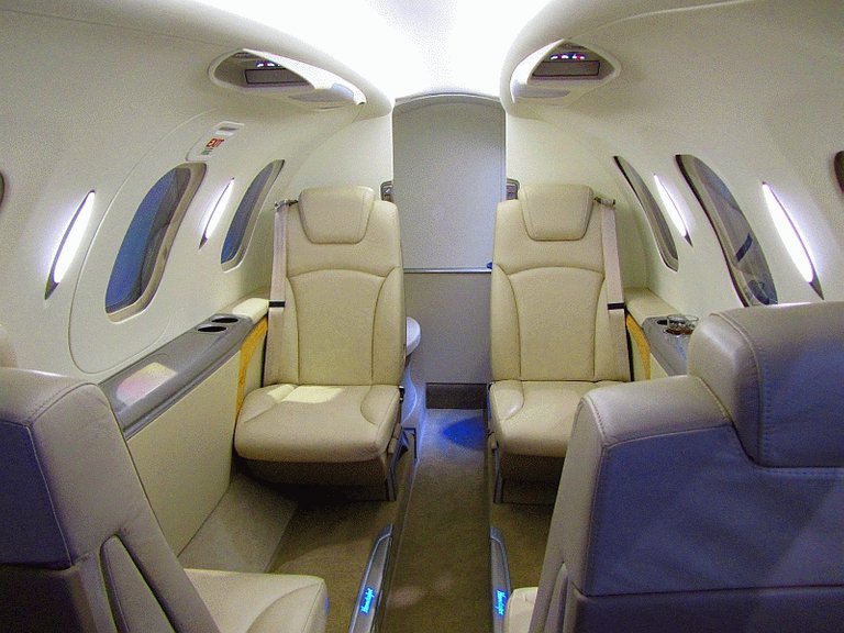 Hondajet_Interior.jpg