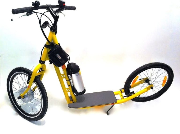 Yellow-ZÜMAROUND maxiZüm ELECTRIC PUSH SCOOTER 2.jpg