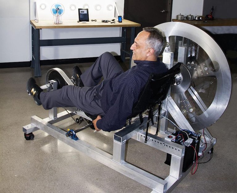 Manoj-Bhargava-bicicleta.jpg