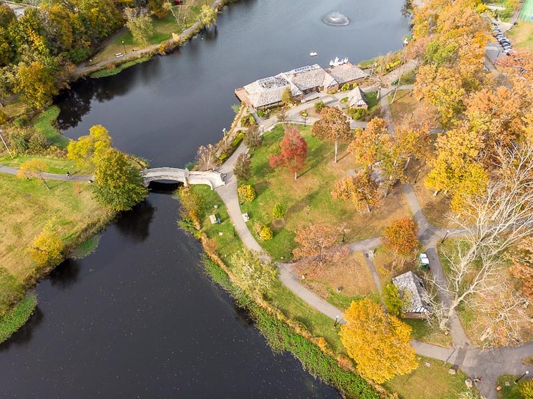 colonphoto-com-011-foliage-autumn-season-Verona-Park-in-New-Jersey-20191025-DJI-0774