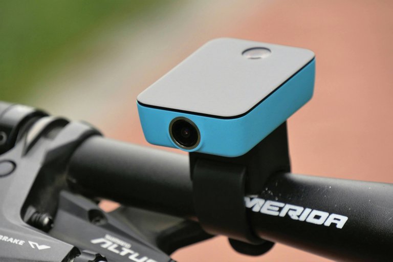 Camile-Camera-GPS-for-Cycling-More-05.jpg