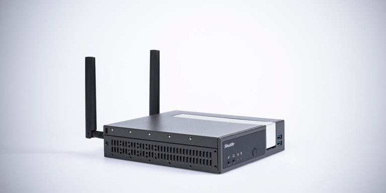 shuttle-xpc-slim-dl10j-mini-computer1.jpg