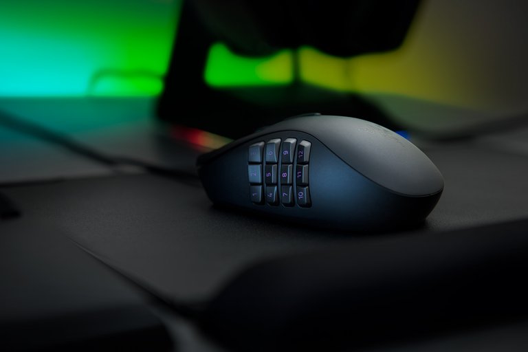 Razer-Naga-Trinity5.jpg