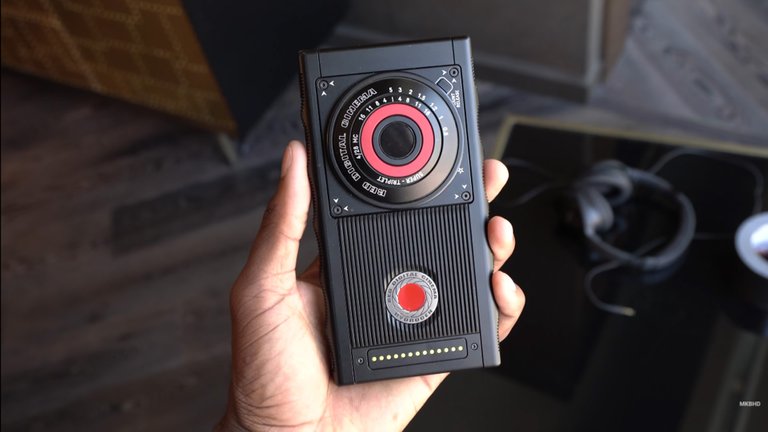 RED-Hydrogen-Prototype-with-lens-mounted.jpg