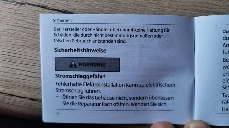 Bloß nicht unters Gehäuse schauen, und wenn dann, bitte vorher die Batterien rausnehmen :p