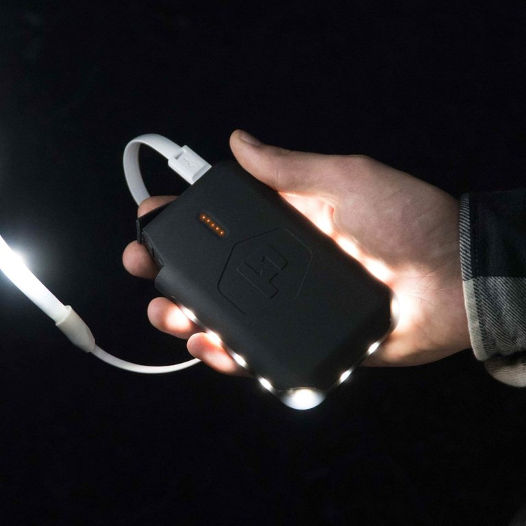 Pronto-Battery-Pack-Powering-Luminoodle-Light-Rope_2000x.jpg