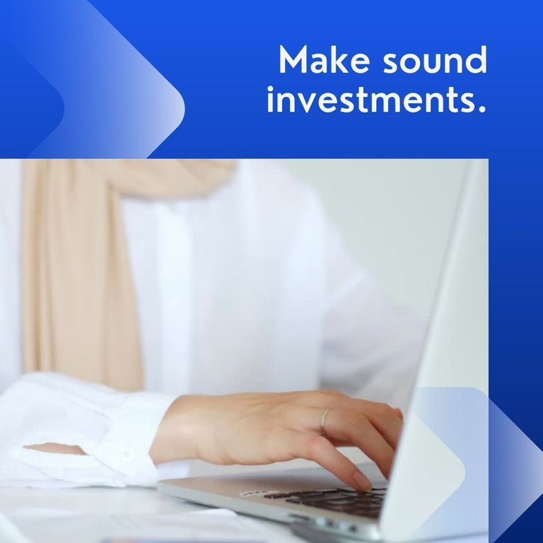 Blue Professional Gradients Investment Bank Finance LinkedIn Video Ad.jpg