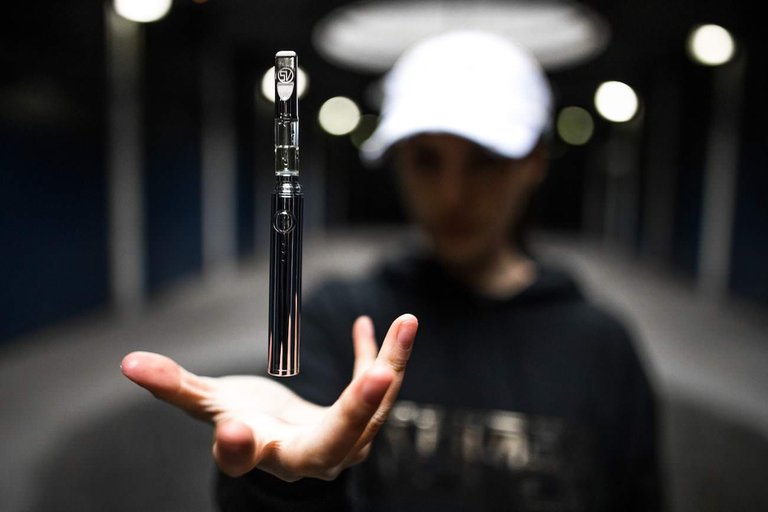 Sensi-Vapes-Luxury-Vape-Pen-03.jpg