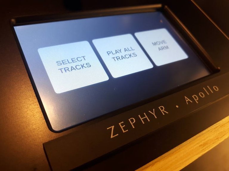 zephyr_apollo_touchscreen.jpg