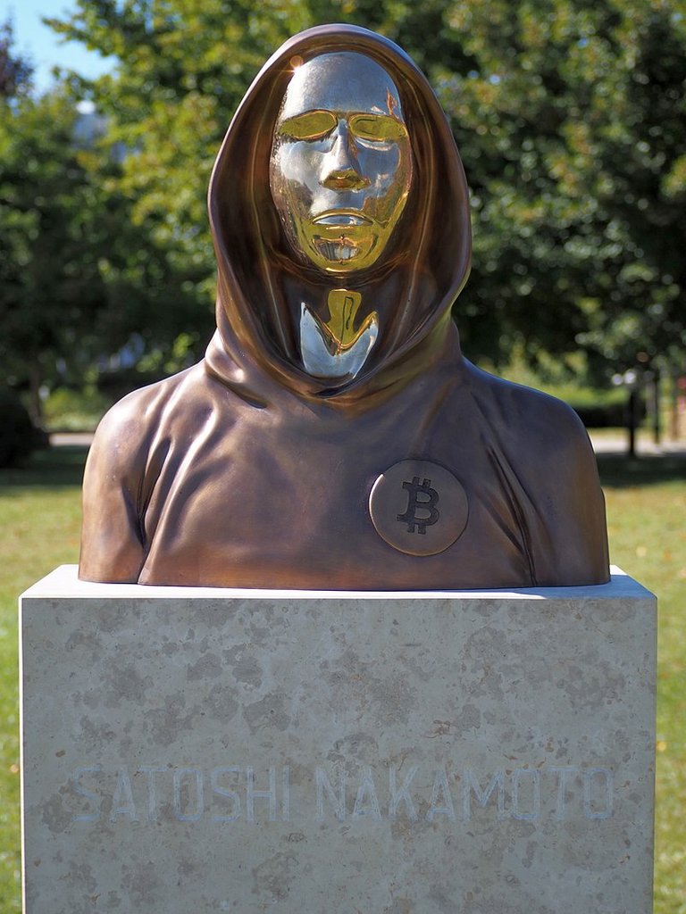 Bust_of_Satoshi_Nakamoto_in_Budapest.jpg