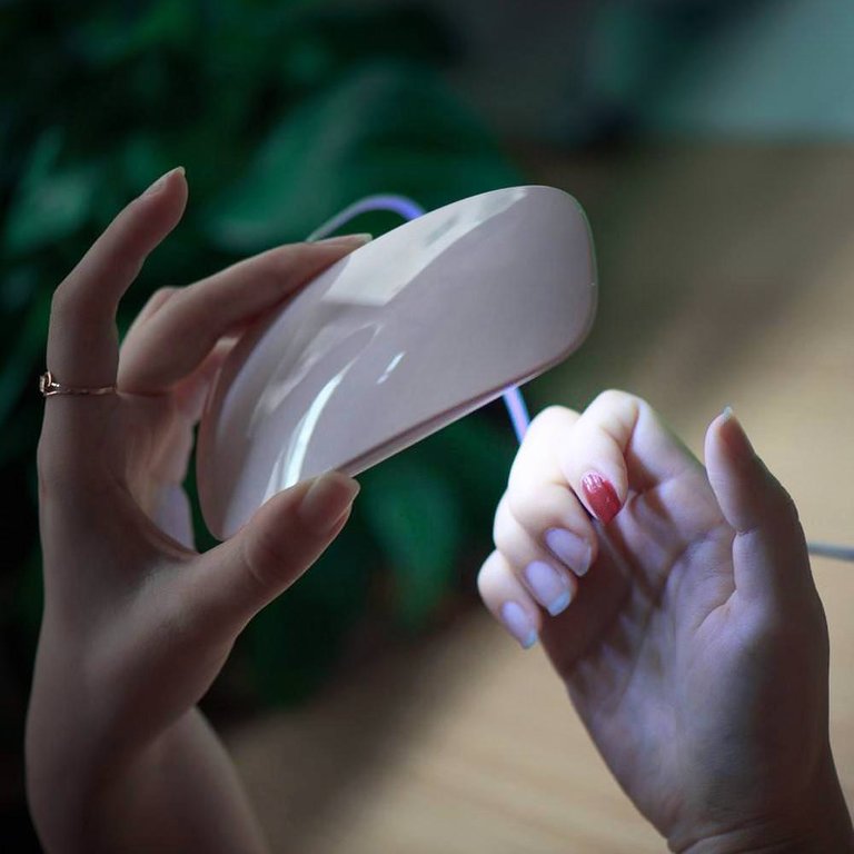 nail-dryer-pink-portable.jpg