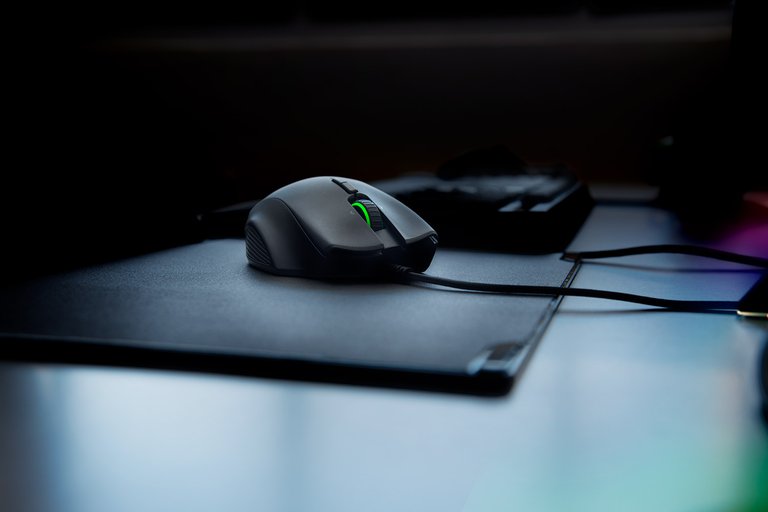 Razer-Naga-Trinity4.jpg