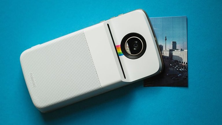 Polaroid-Insta-Share-Printer-Moto-Mod-review-Polaroid-reborn.jpg