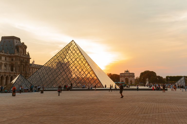 © Ruben Cress - Pyramide du Louvre