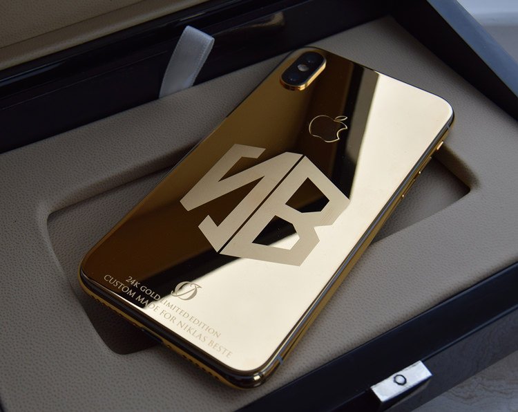 24k-gold-Iphone-X-custom-engraving.jpg