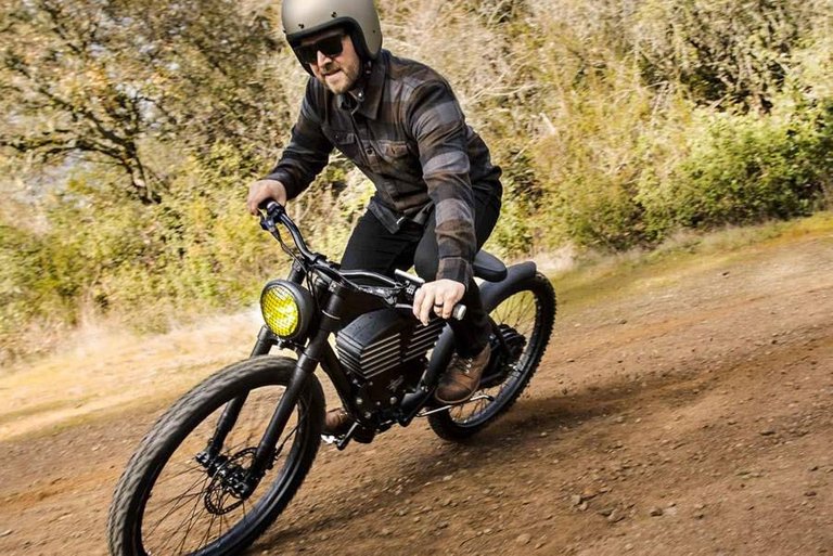 Vintage Electric Bike Scrambler S model travel on dirt road.jpg