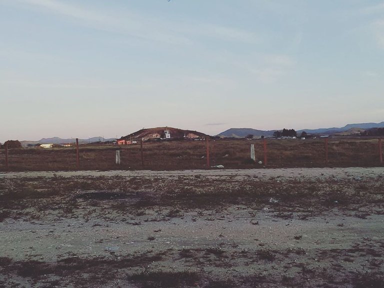 Tuesday, April 30, 2019, 6:00 a.m. That was the day and time that I left Venezuela behind. This photo is just 10 meters from the border line between Pacaraima and Santa Elena de Uairén. We crossed it on foot through a farm. A 30 minute walk.