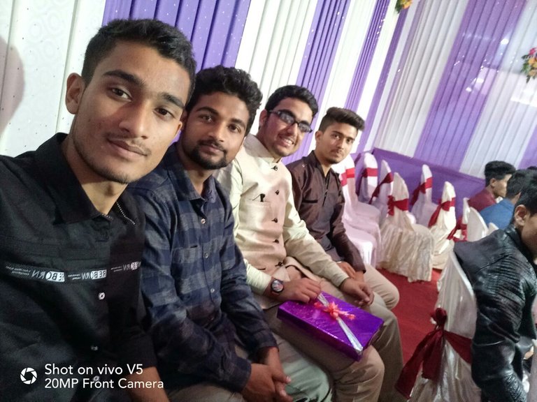 Wedding-reception-with-friends