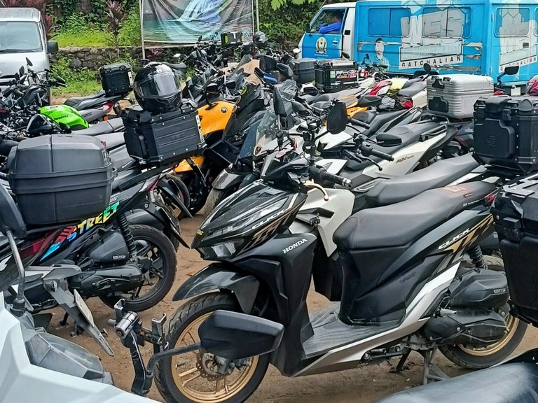  Motor parking at Pinlac falls