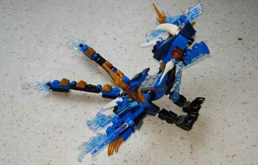 The Dragon Knight is really cool, even though it has been glued because of some accidents during the construction process.