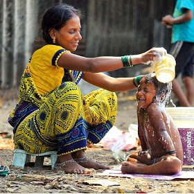 Indian_Baby_With_Mom_Valobasa