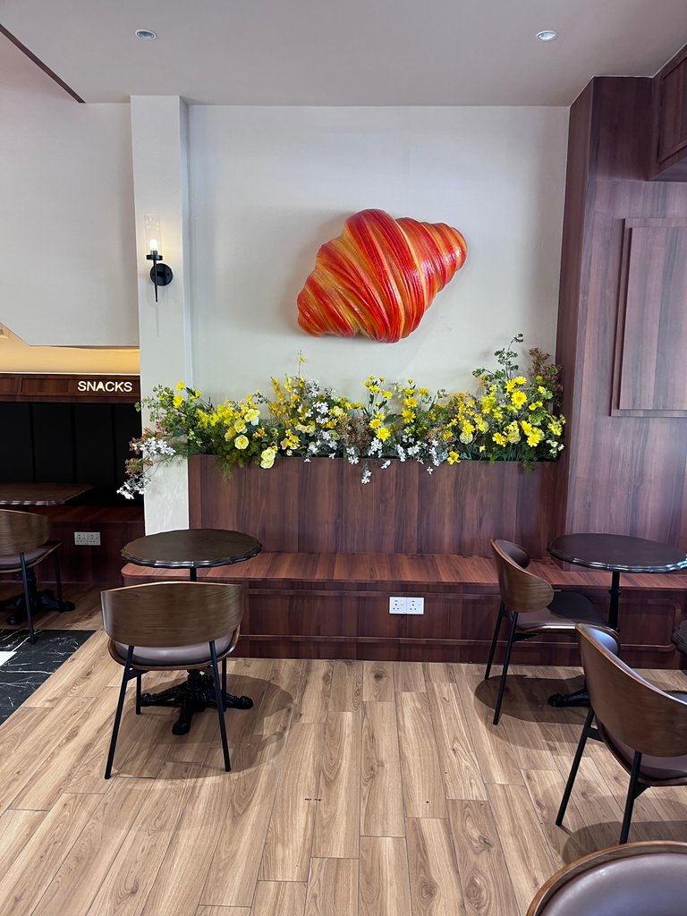 The wooden decor inside this place makes it quite comfortable as you walk inside and enjoy your afternoon tea. Croissant is one of those great baking inventions. 