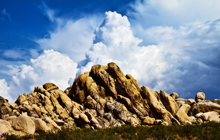 rocks_and_clouds.jpg