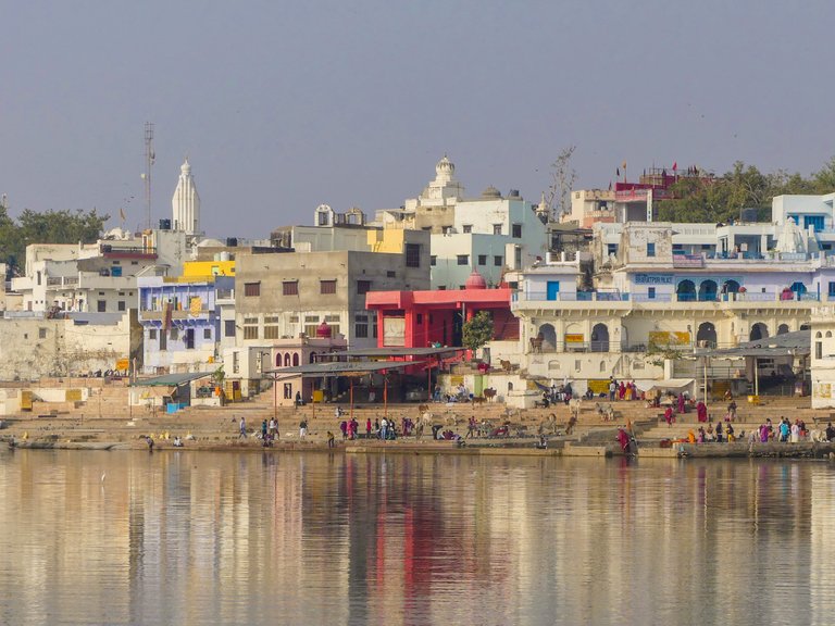 pushkar_lake_edited.jpg