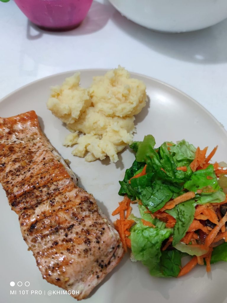 salmon_dinner.jpeg