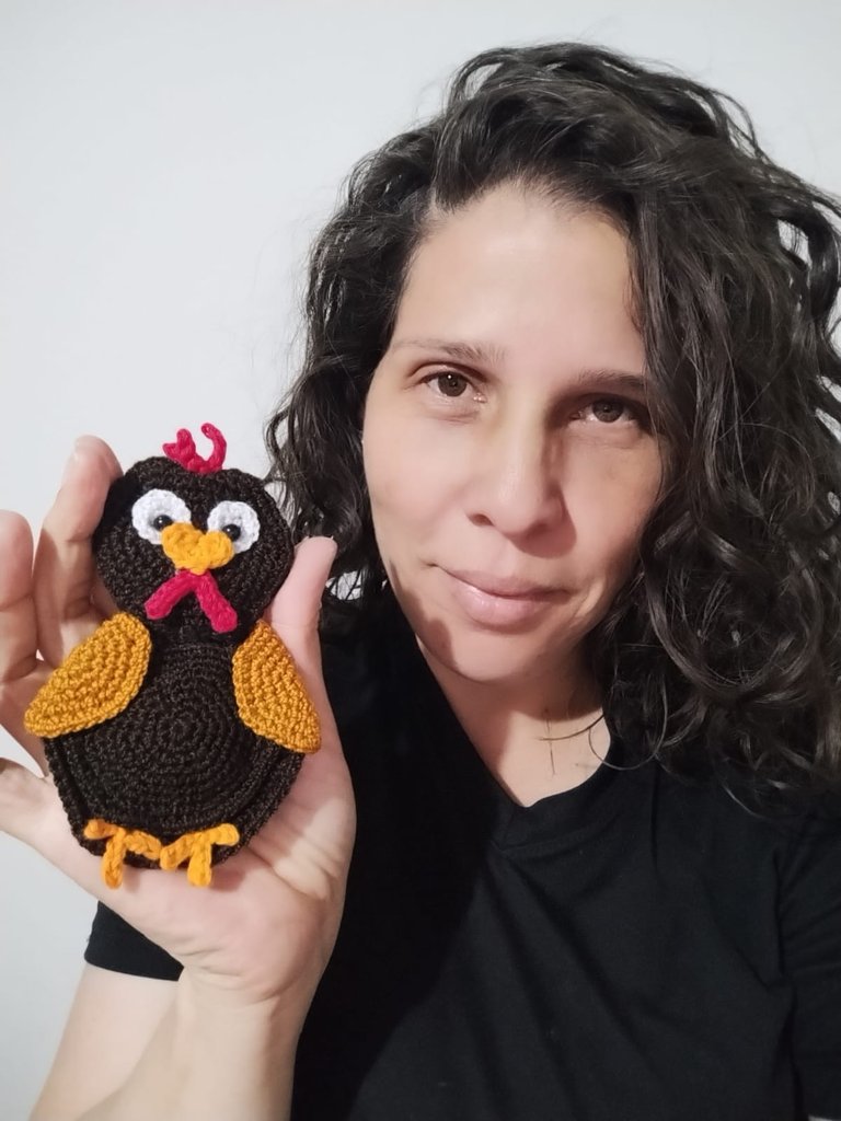 ING/ ESP Little crochet chicken. / Pequeña gallina a crochet.