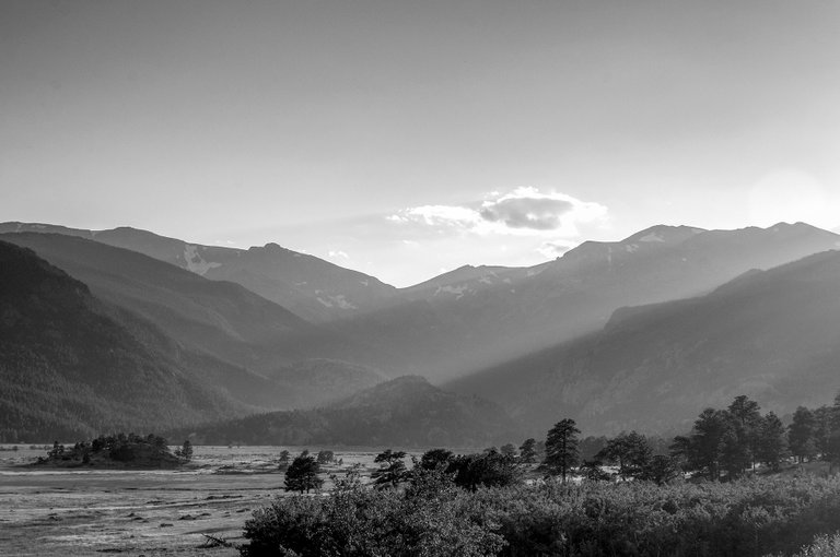 fading_sun_rockies_bw.jpg